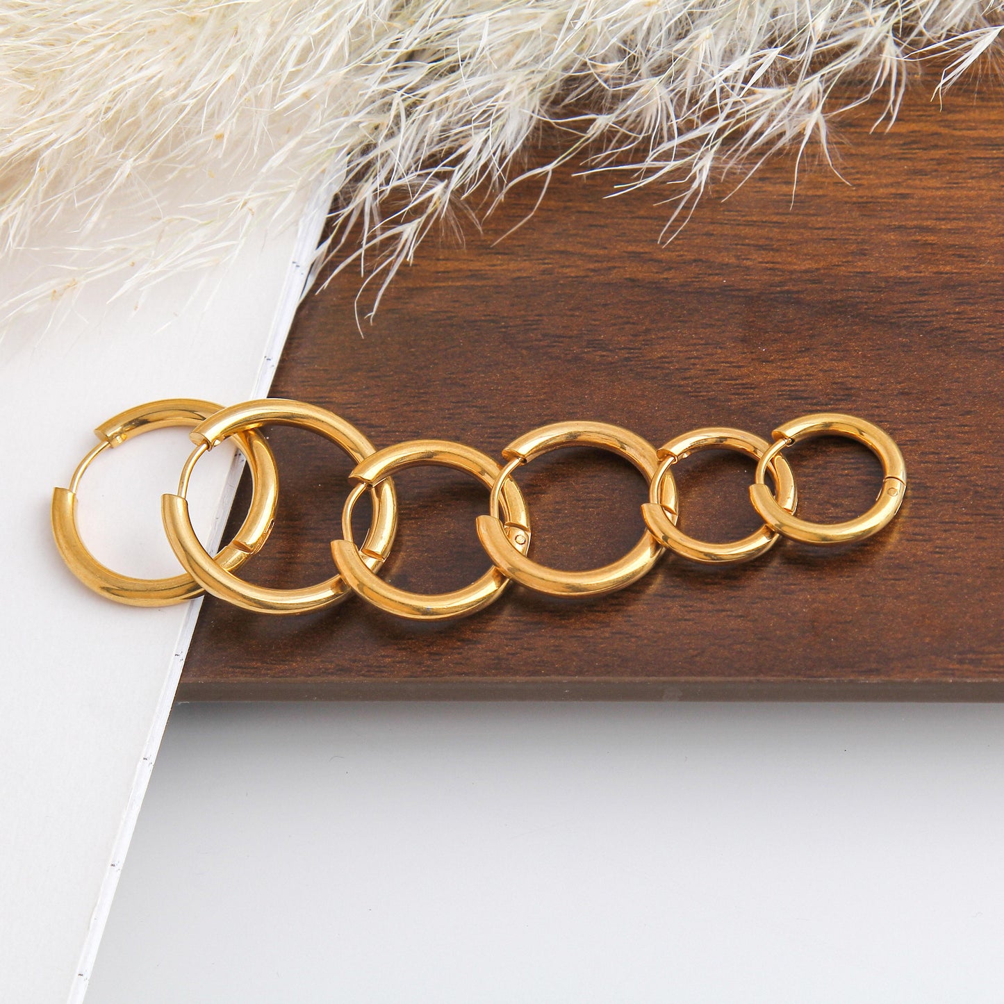 Stainless Steel Hoop Earrings – Classic Minimalist Style, Available in Three Sizes, Perfect for Helix, Cartilage, and Earlobe Piercings, Everyday Fashion Jewelry, Lightweight and Comfortable