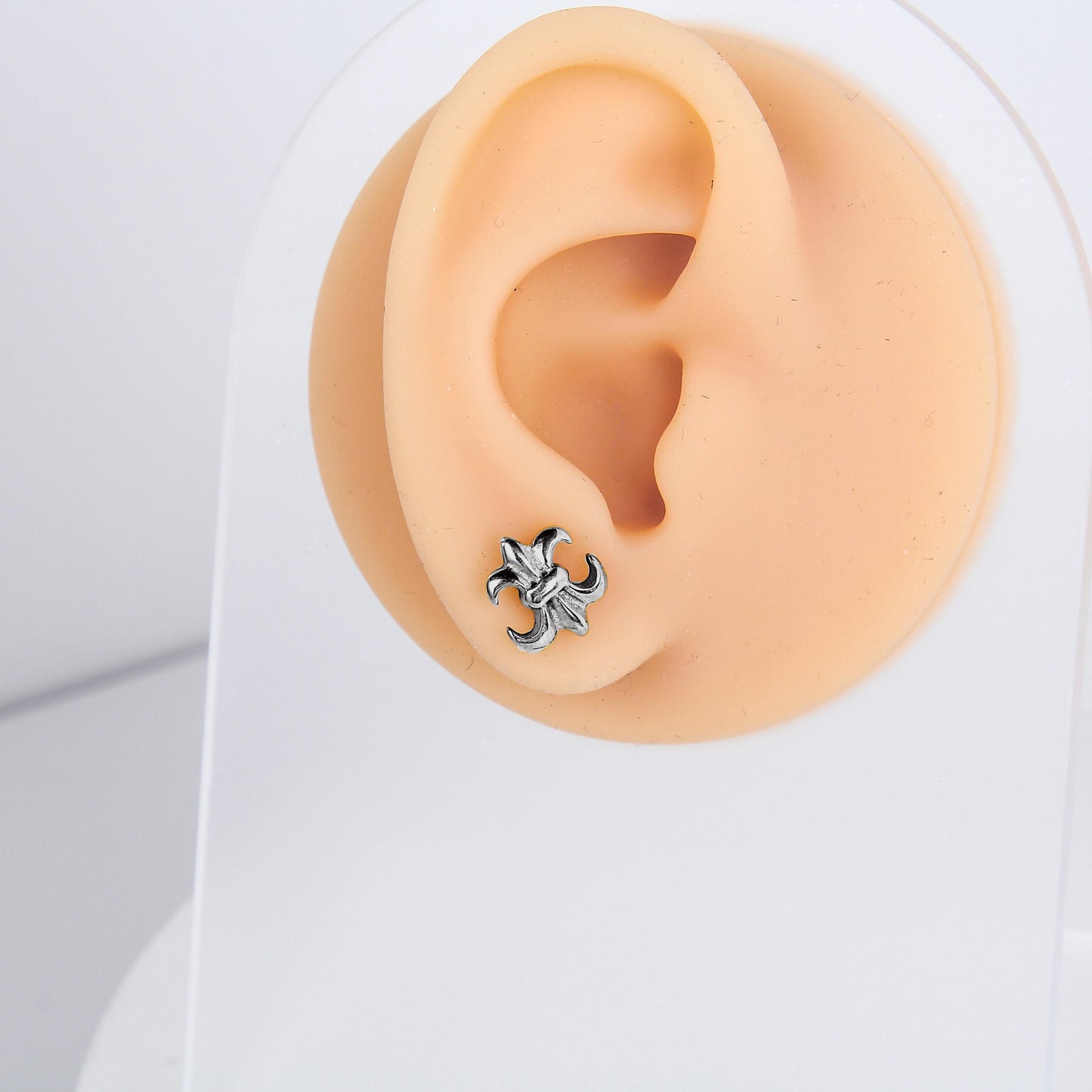 1 count/ Punk Fleur-de-Lis gothic stud earring, vintage Earrings with Flat Back –titanium stud, ,Hypoallergenic Steel earring, Helix Cartilage Earring for Men and Women,Hallloween Party Cosplay