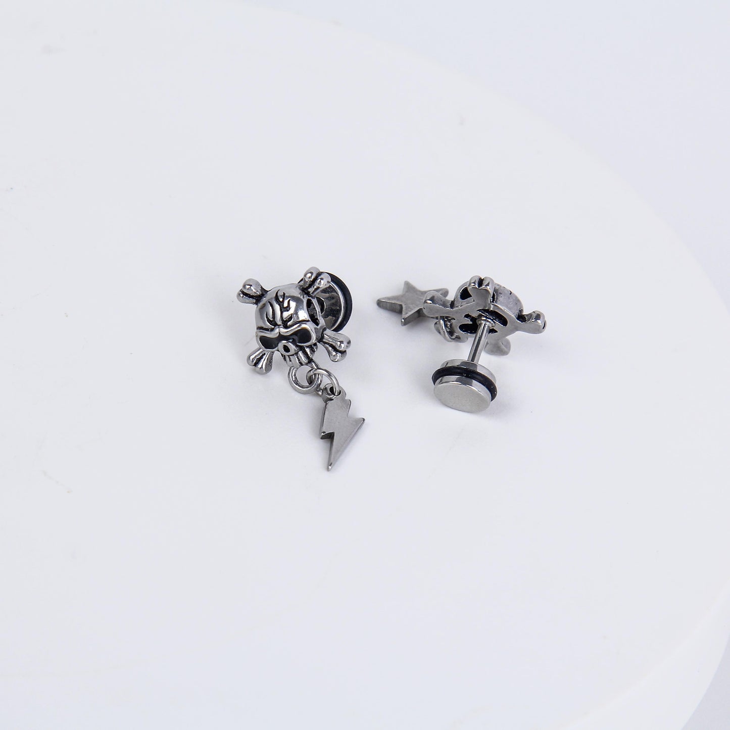 1 count/Punk Gothic Skull with Different Pendant Stud Earring, Vintage Stud Earring with Flat Back,Halloween Party Cosplay –Titanium Stud ,Hypoallergenic Steel,Earlobe Earring, Helix Cartilage Earring for Men and Women