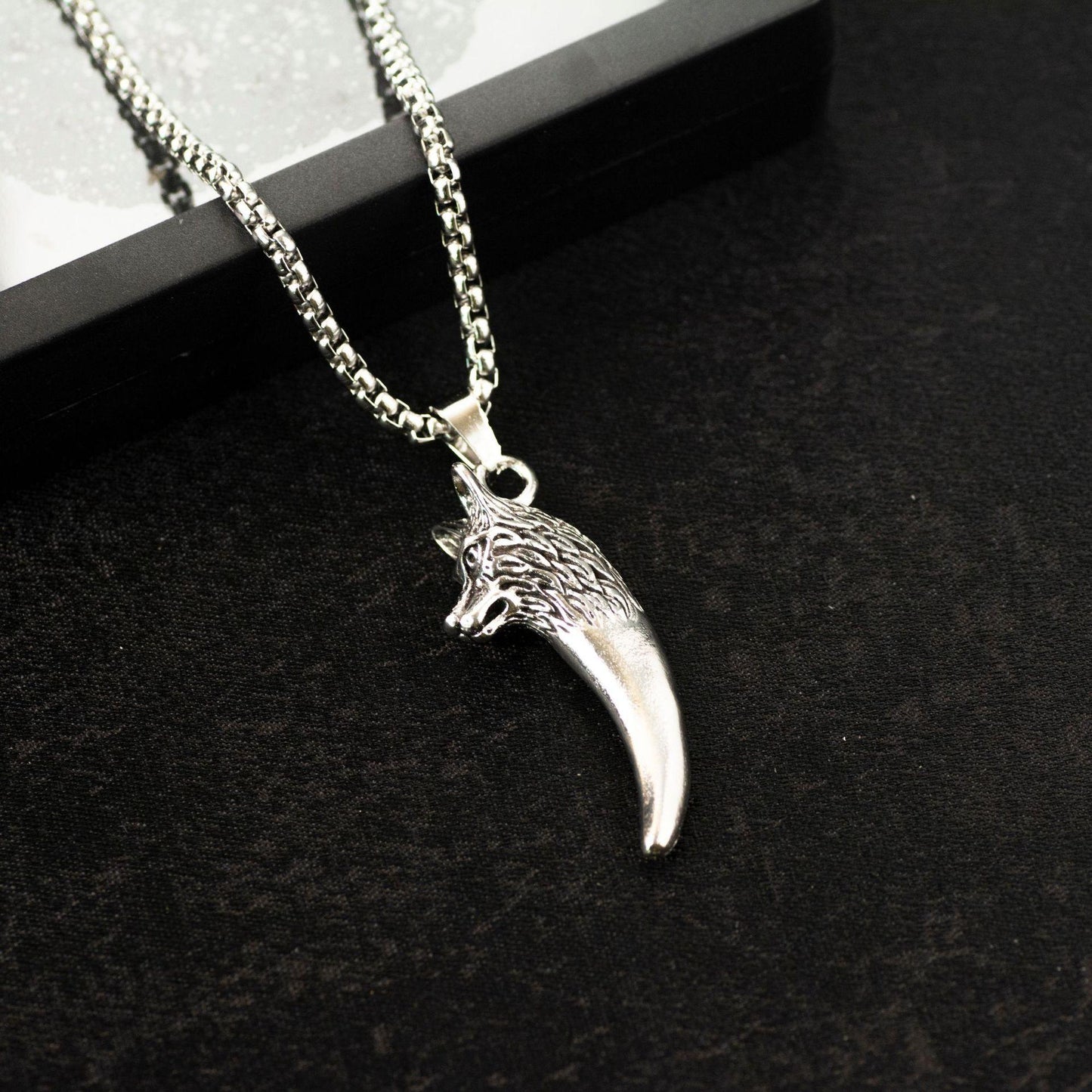 HN068:Hip-Hop Style Necklace,Spiritrain Wolf Teeth shape Pendent Necklace For Women And Men