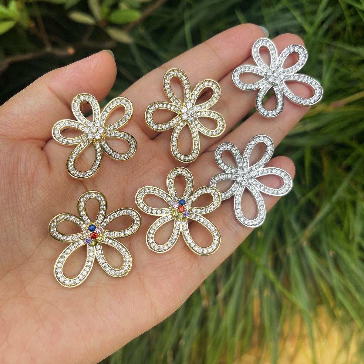 Elegant Sparkling Sunflower Stud Earrings with Zircons - Exquisite Copper Sunflower Earring for Women and Girls, Ideal Daily Accessory and Unforgettable Gift for Special Moments