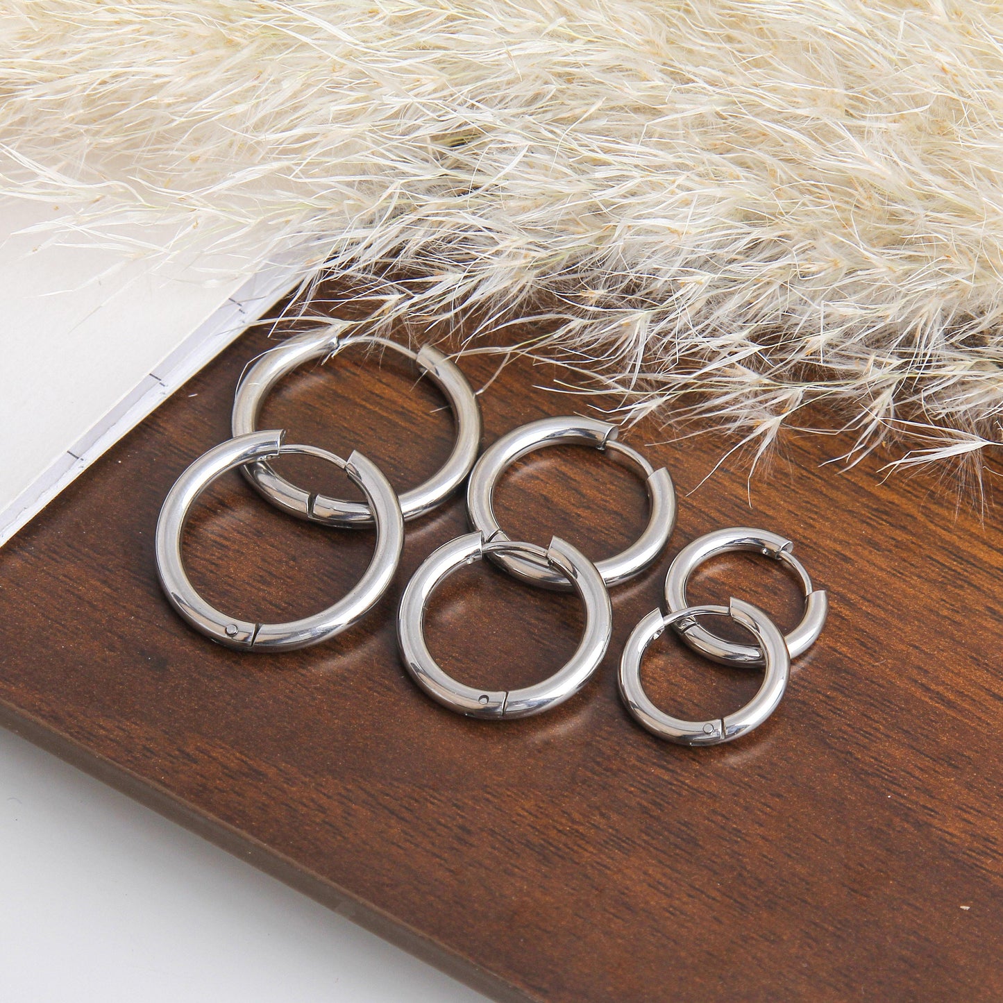 Stainless Steel Hoop Earrings – Classic Minimalist Style, Available in Three Sizes, Perfect for Helix, Cartilage, and Earlobe Piercings, Everyday Fashion Jewelry, Lightweight and Comfortable