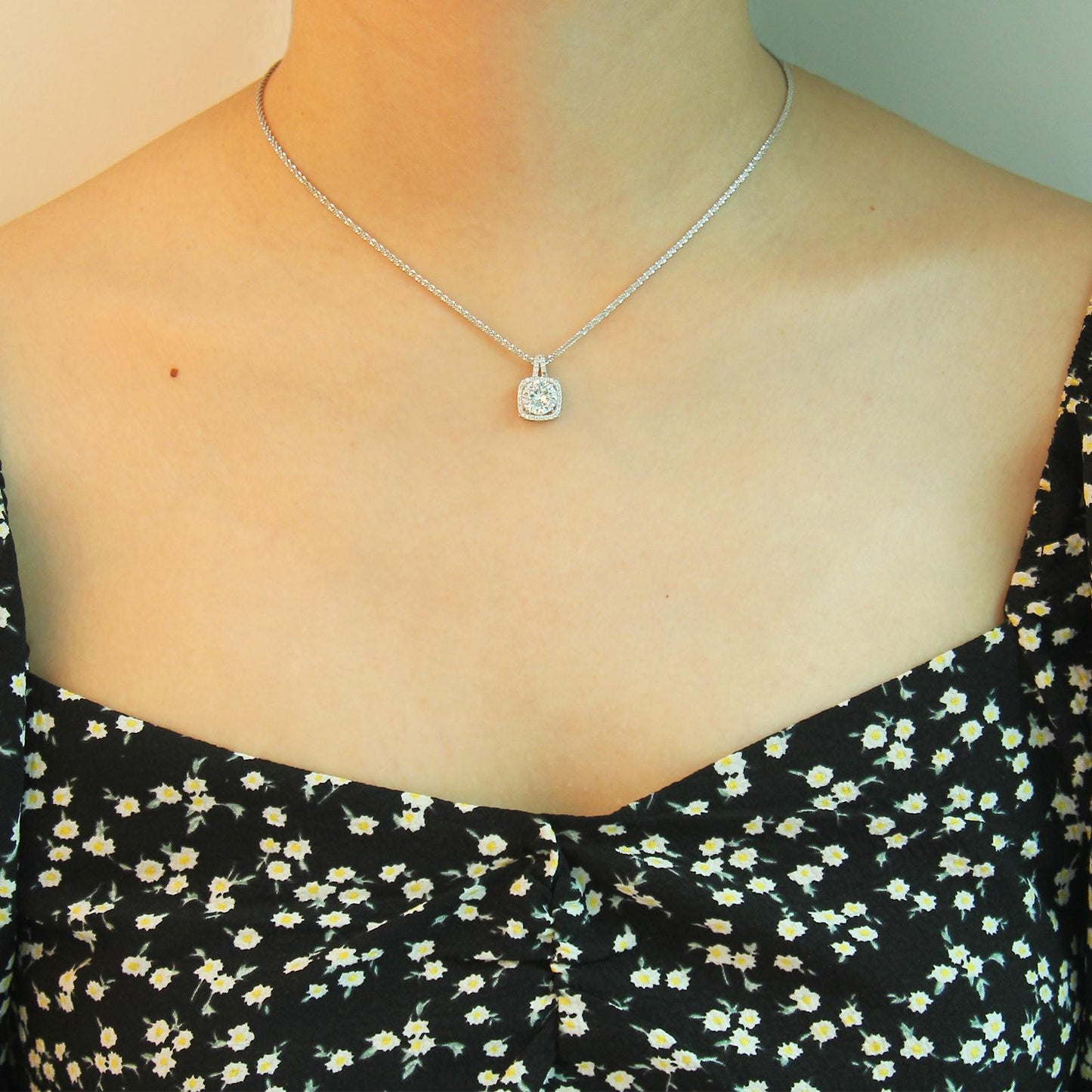 S925 Sterling Silver Necklace with Synthetic Moissanite Pendant – Classic Cushion- cut Stone with A Halo Design ,2 Carat Stone, Hypoallergenic, Dainty Gift for Women, Gift Box Included