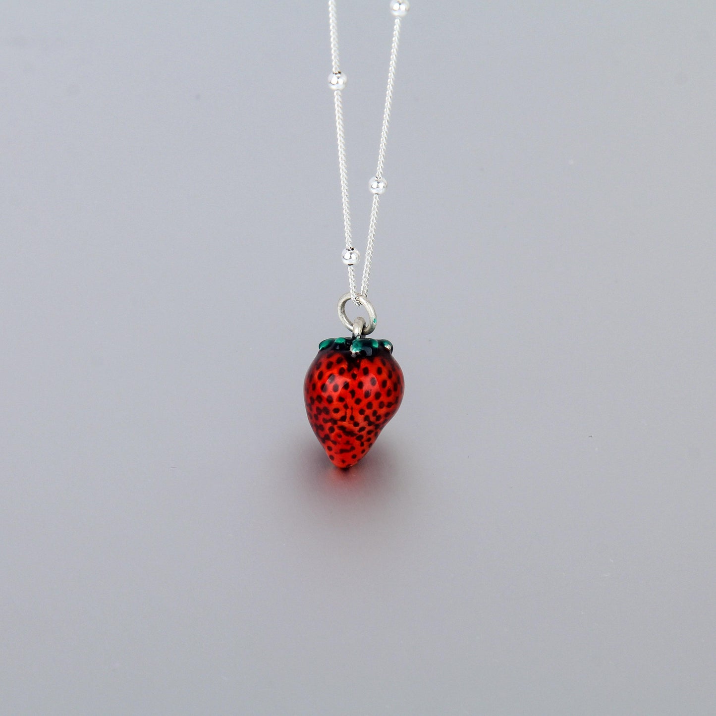 S925 cute Sweet Strawberry Pendant,Sterling Silver necklace for women, Bead Chain, Stylish and Adorable Necklace, Fashionable Jewelry, Dainty Gifts for Mom Daughter Girlfriend.
