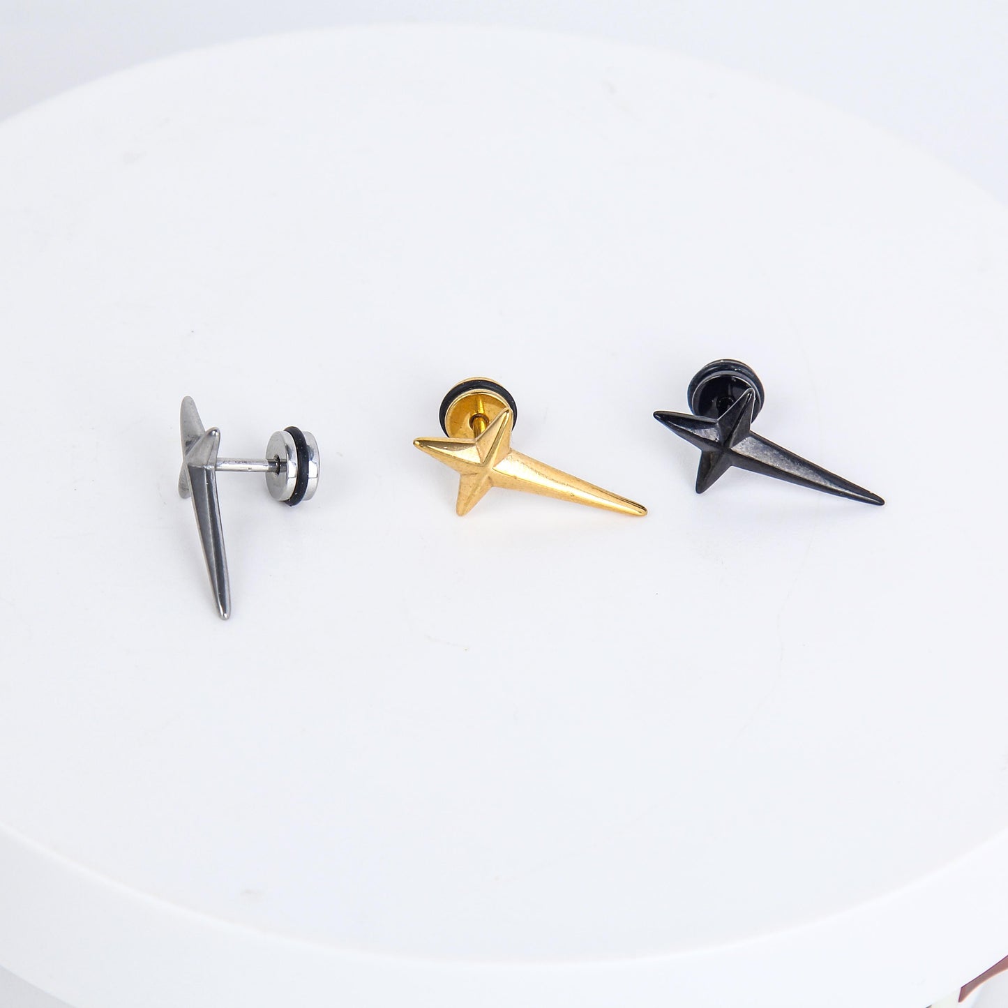 1 count/ Punk Gothic Star Stud Earring, Vintage Stud Earring with Flat Back –Titanium Stud, Earlobe Earring, Helix Cartilage Earring for Men and Women