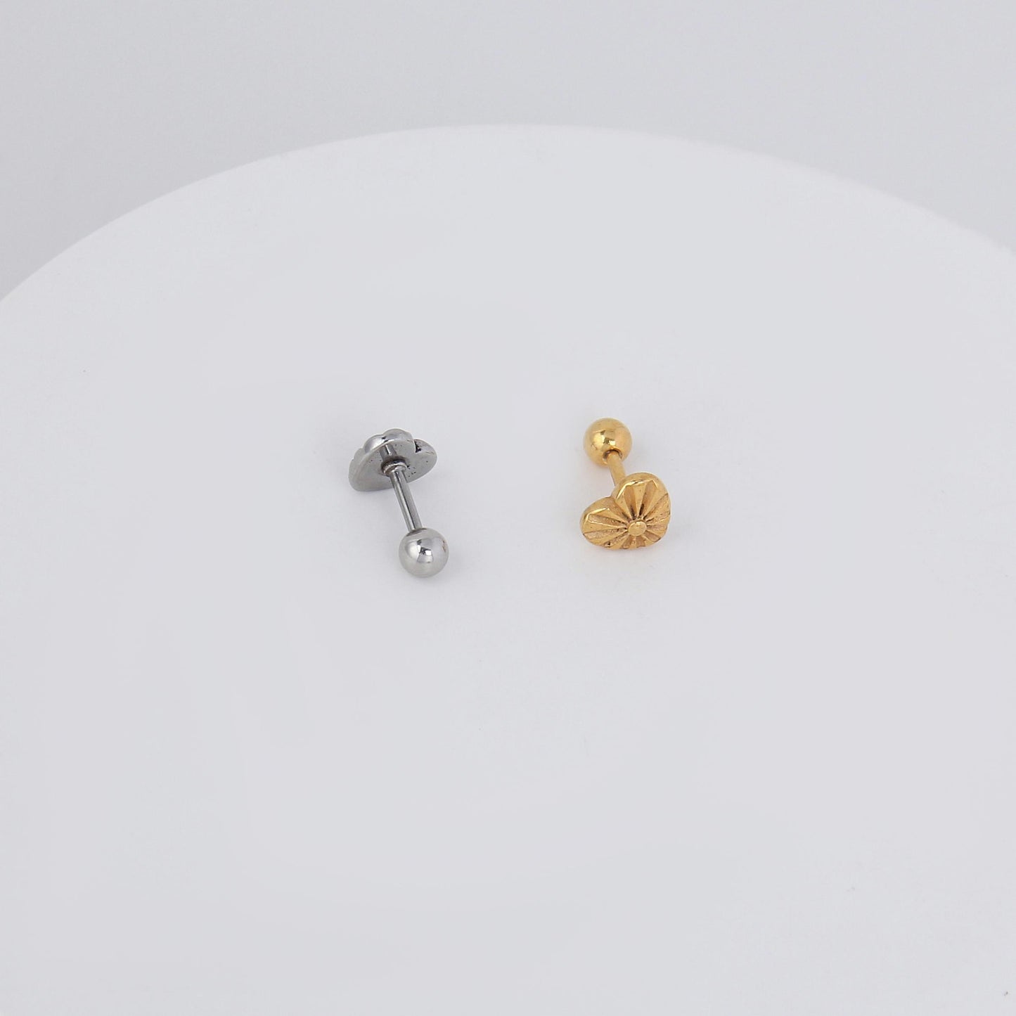 1 count/ Punk Gothic Unique Heart Stud Earring, Vintage Stud Earring with Round Back,Barbell Studs –Titanium Stud, Earlobe Earring, Helix Cartilage Earring for Men and Women