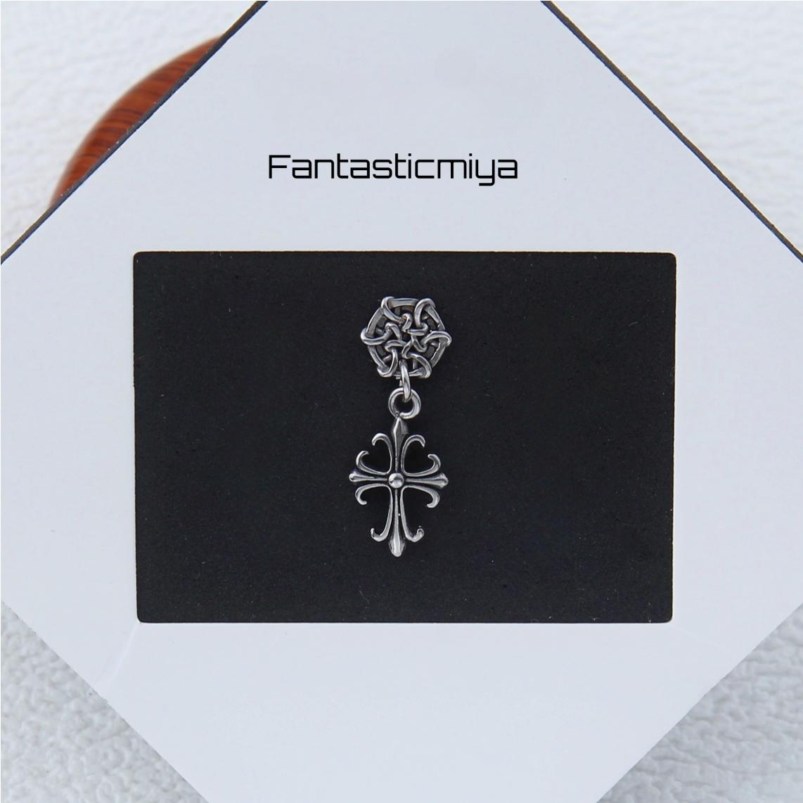 1 count/ Punk Gothic net with Different Pendant Stud Earring, Vintage Stud Earring with Flat Back –Titanium stud ,Hypoallergenic Steel Earlobe Earring, Helix Cartilage Earring for Men and Women, Halloween Party Cosplay