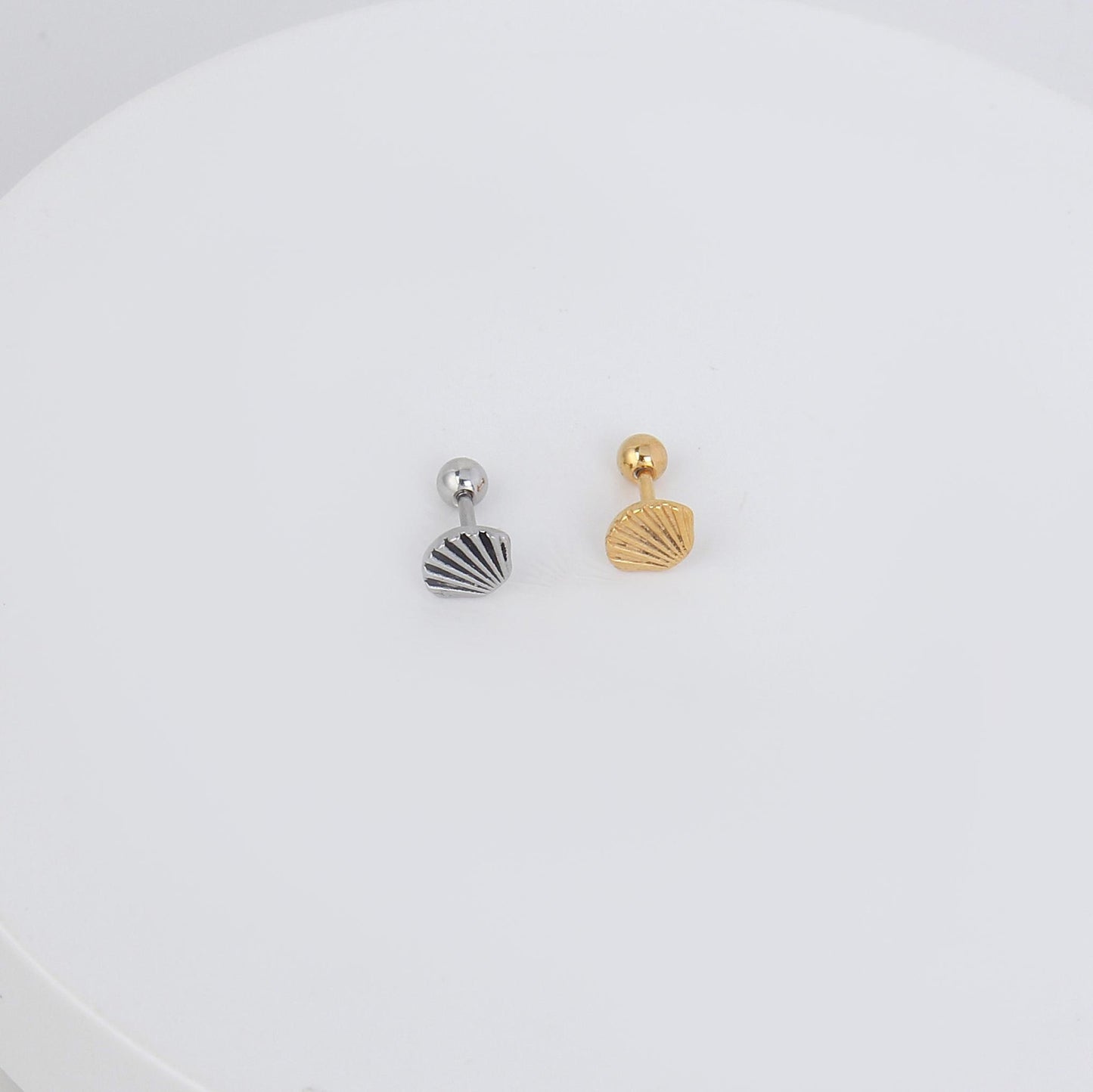1 count/Punk Gothic Seashell Stud Earring, Vintage Stud Earring with Round Back,Barbell Studs –Titanium Stud, Earlobe Earring, Helix Cartilage Earring for Men and Women