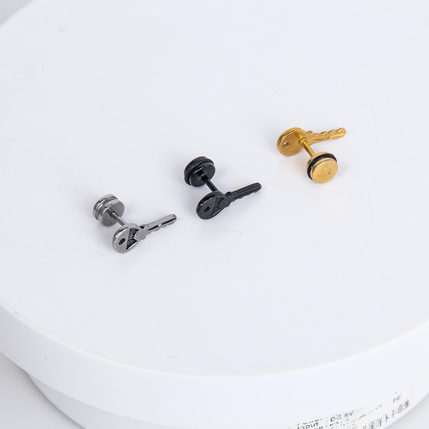1 count/ Punk Gothic Key Stud Earring, Vintage Stud Earring with flat Back,Halloween Party Cosplay – Titanium Stud,Earlobe Earring, Helix Cartilage Earring for Men and Women,