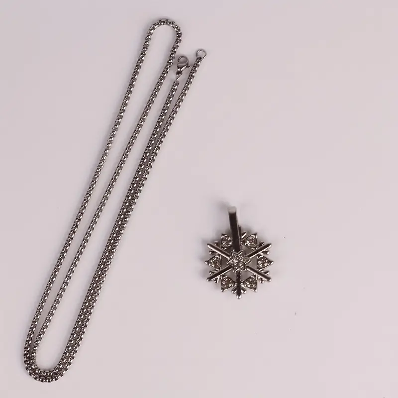 HN015:Hip-Hop Style Necklace, Snowflake Pendant Necklace for Women And Men