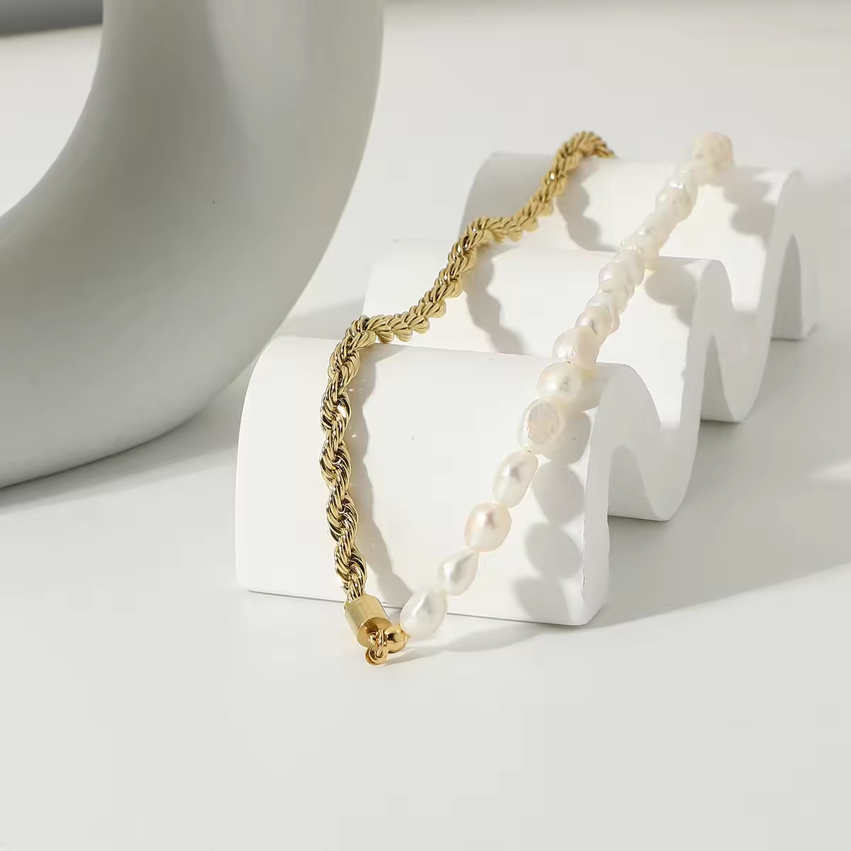 N019:Natural Pearl Necklace New Luxury Chain Collar Necklace For Women And Men,Color Not Fade, Waterproof