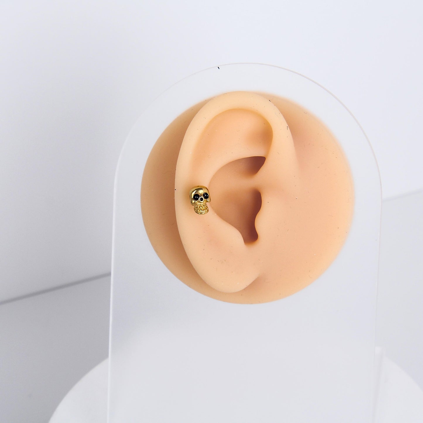 1 count/ Punk Gothic Skull Stud Earring, Vintage Stud Earring with Flat Back, Hallloween Party Cosplay – Titanium Stud, Earlobe Earring, Helix Cartilage Earring for Men and Women,
