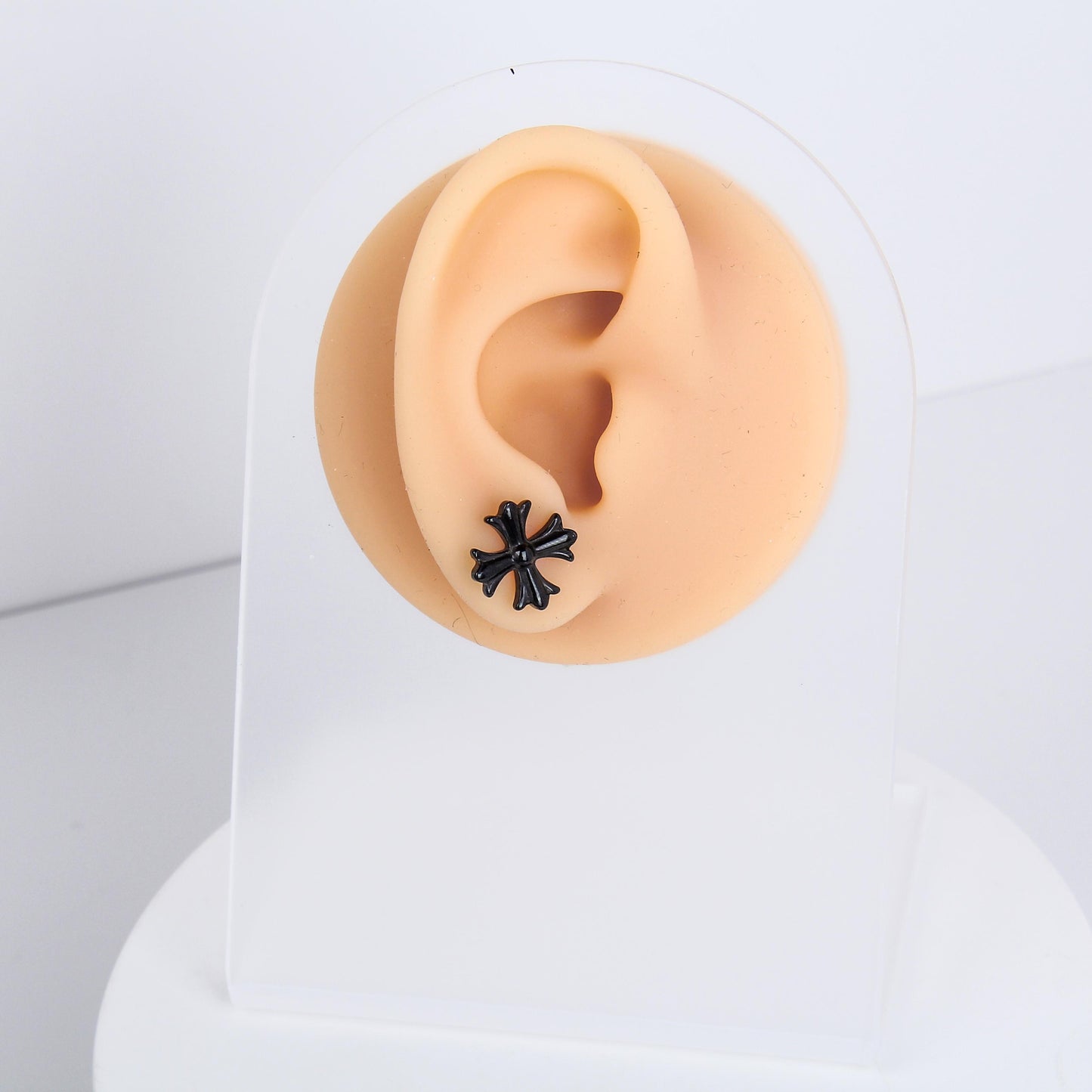 1 count/ Punk Gothic Cross Stud Earring, Vintage Stud Earring with Flat Back –Titanium Stud, Earlobe Earring, Helix Cartilage Earring for Men and Women