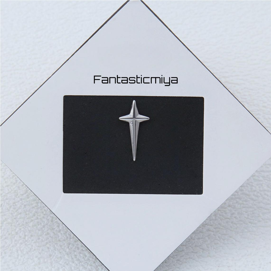 1 count/ Punk Gothic Star Stud Earring, Vintage Stud Earring with Flat Back –Titanium Stud, Earlobe Earring, Helix Cartilage Earring for Men and Women