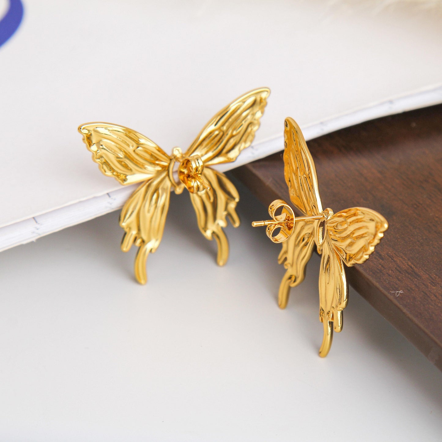 Exquisite Large Butterfly Design Stainless Steel Stud Earrings | Lifelike Accessories for Lobe Piercings | Hypoallergenic & Stylish Statement Earrings
