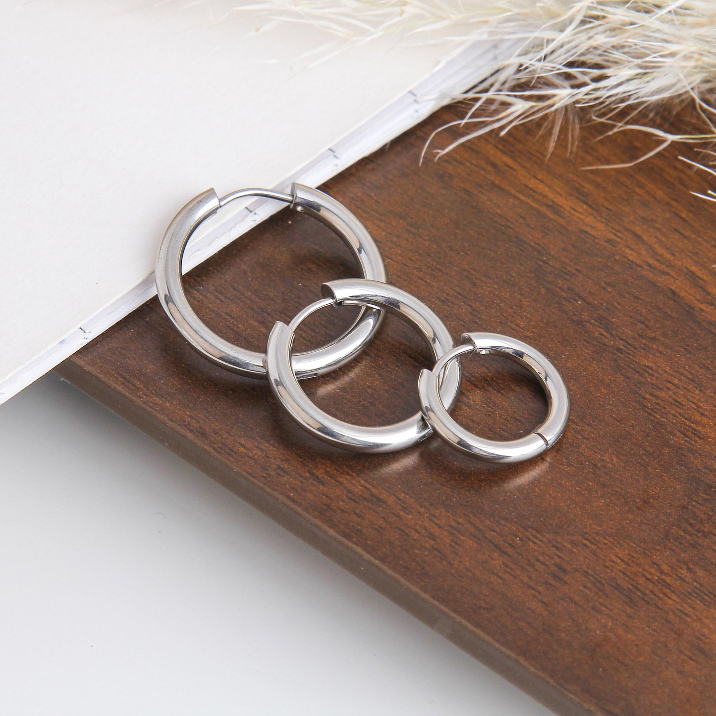 Stainless Steel Hoop Earrings – Classic Minimalist Style, Available in Three Sizes, Perfect for Helix, Cartilage, and Earlobe Piercings, Everyday Fashion Jewelry, Lightweight and Comfortable