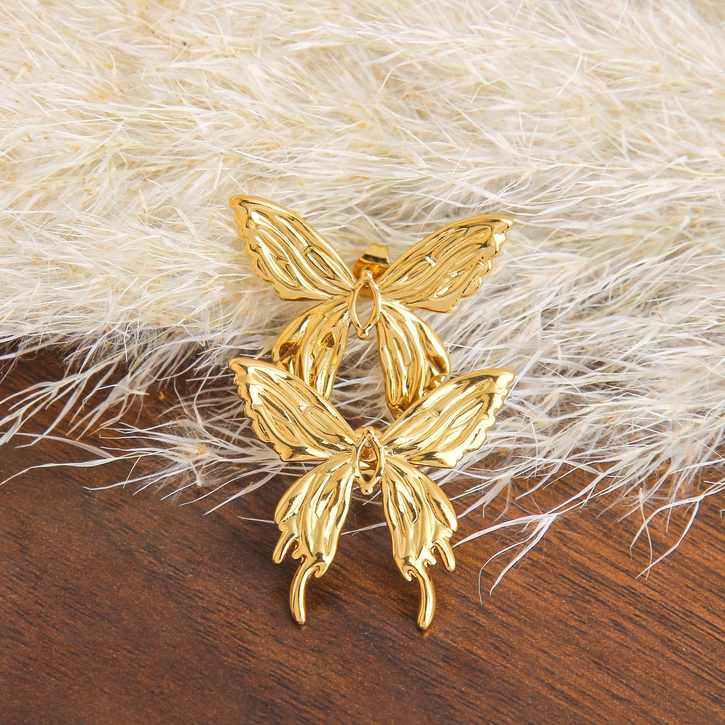Exquisite Large Butterfly Design Stainless Steel Stud Earrings | Lifelike Accessories for Lobe Piercings | Hypoallergenic & Stylish Statement Earrings