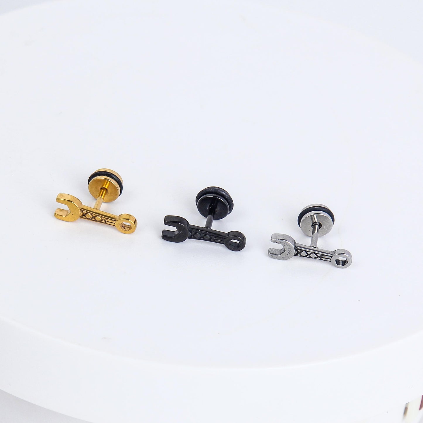 1 count/Punk Gothic Wrench Stud Earring, Vintage Stud Earring with Flat Back,Halloween Party Cosplay–Titanium Stud, Earlobe earring, Helix Cartilage Earring for Men and Women