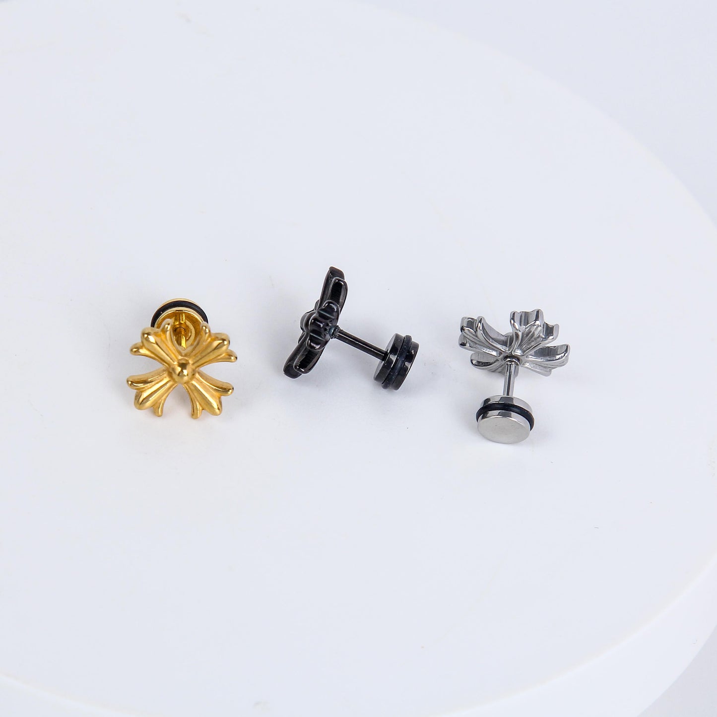 1 count/ Punk Gothic Cross Stud Earring, Vintage Stud Earring with Flat Back –Titanium Stud, Earlobe Earring, Helix Cartilage Earring for Men and Women