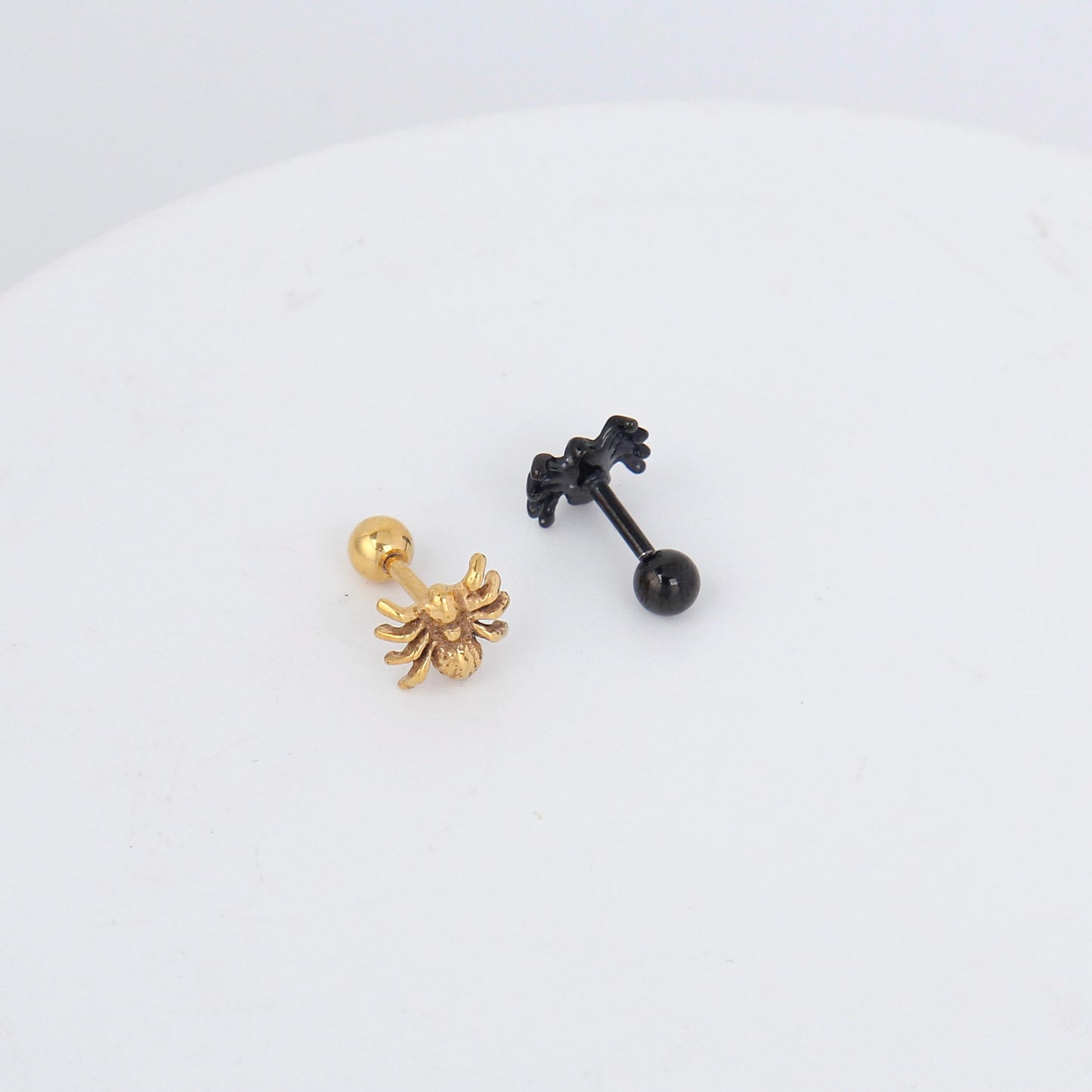 1 count/Punk Gothic spider Stud Earring, Vintage Tiny Spider Stud Earring with Round Back,barbell studs,Halloween Party Cosplay –Titanium Stud, Earlobe Earring, Helix Cartilage Earring for Men and Women,