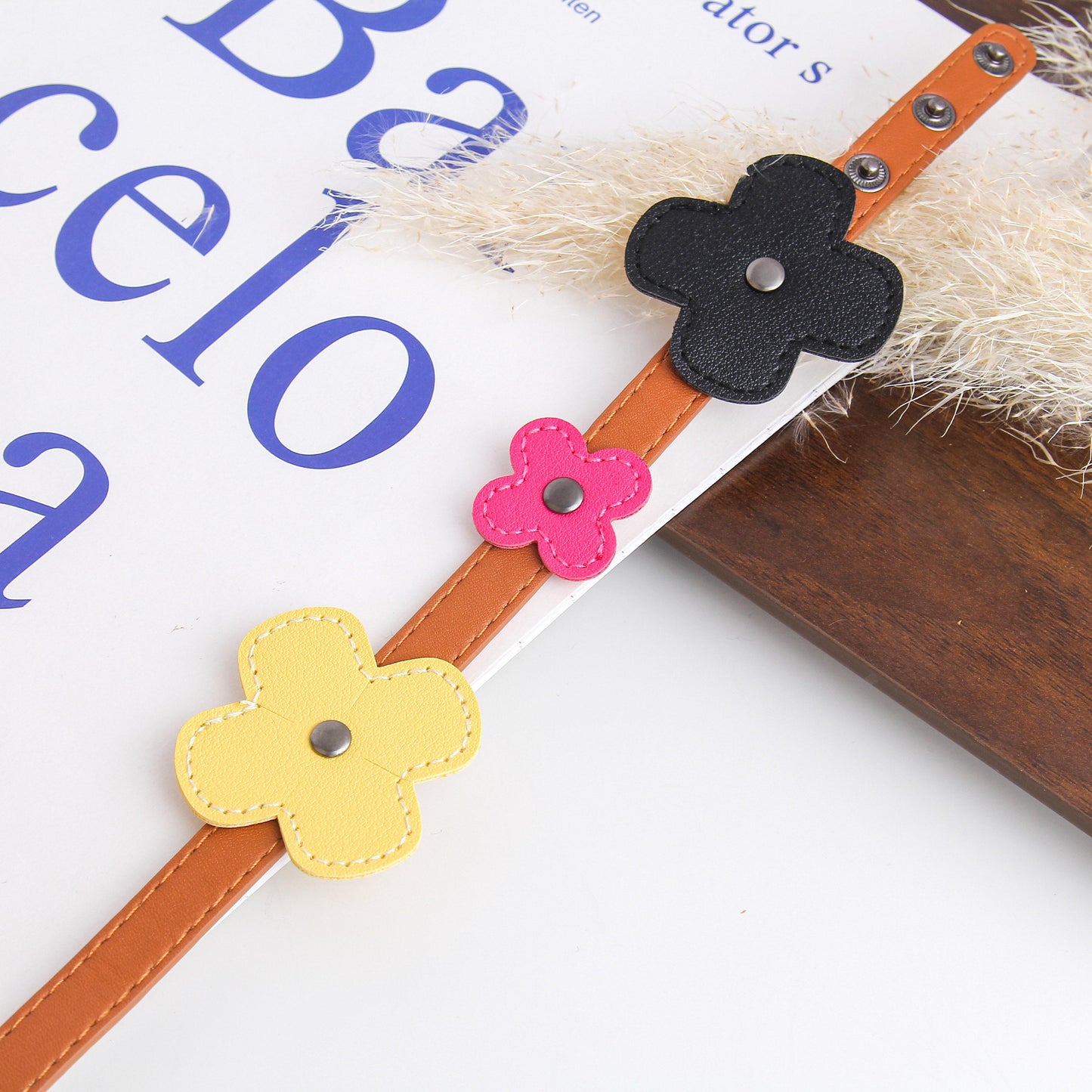 Three Flower Choker Necklace – Stylish PU Leather Chorker, Trendy and Unique Subculture Jewelry,  Fit for Bold Fashion Statements and Edgy Outfits