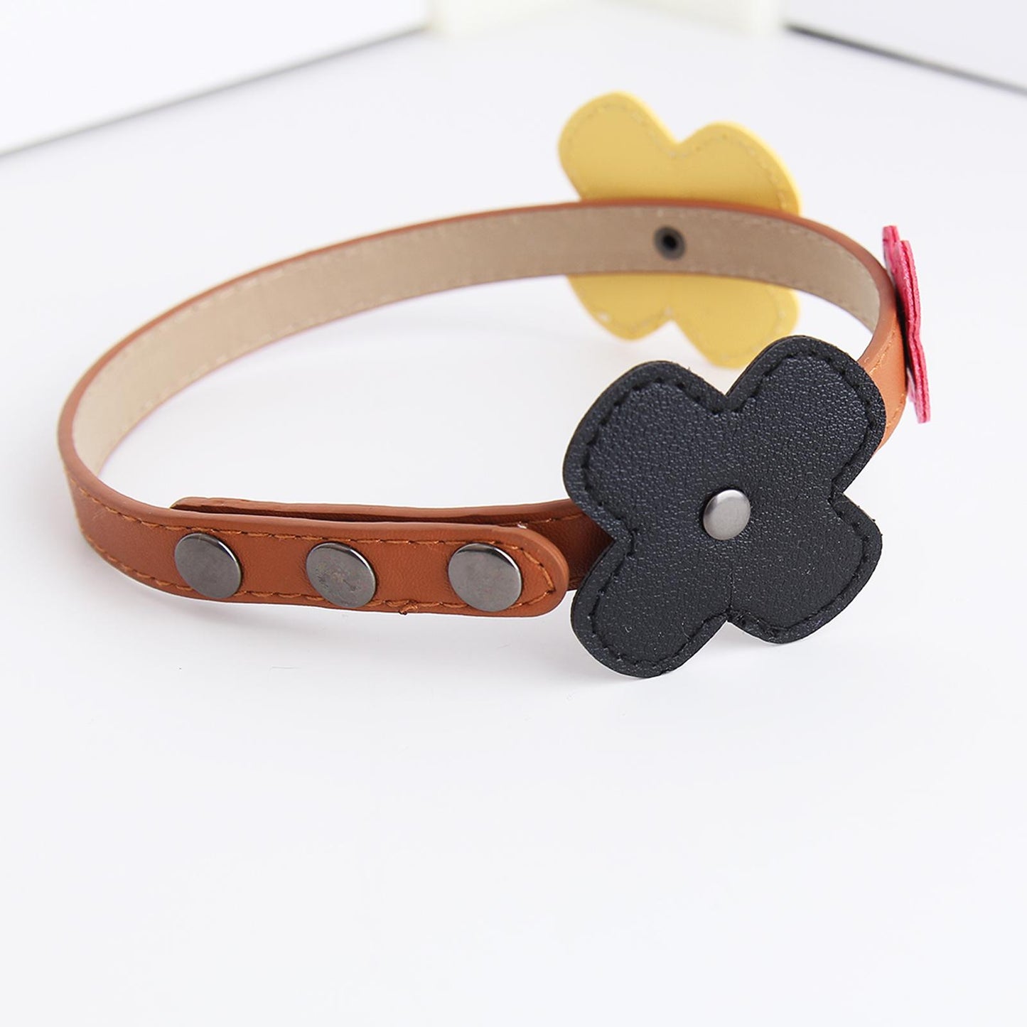 Three Flower Choker Necklace – Stylish PU Leather Chorker, Trendy and Unique Subculture Jewelry,  Fit for Bold Fashion Statements and Edgy Outfits