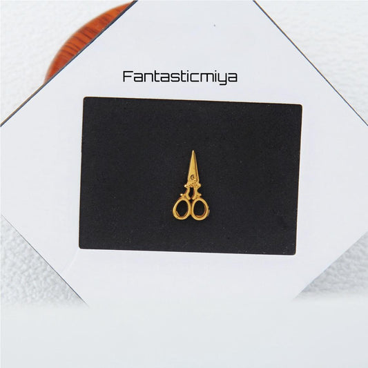 1 count/Punk Gothic Scissors Stud Earring, Vintage Stud Earring with Flat Back,Halloween Party Cosplay,–Titanium Stud, Earlobe Earring,  Helix Cartilage Earring for Men and Women,