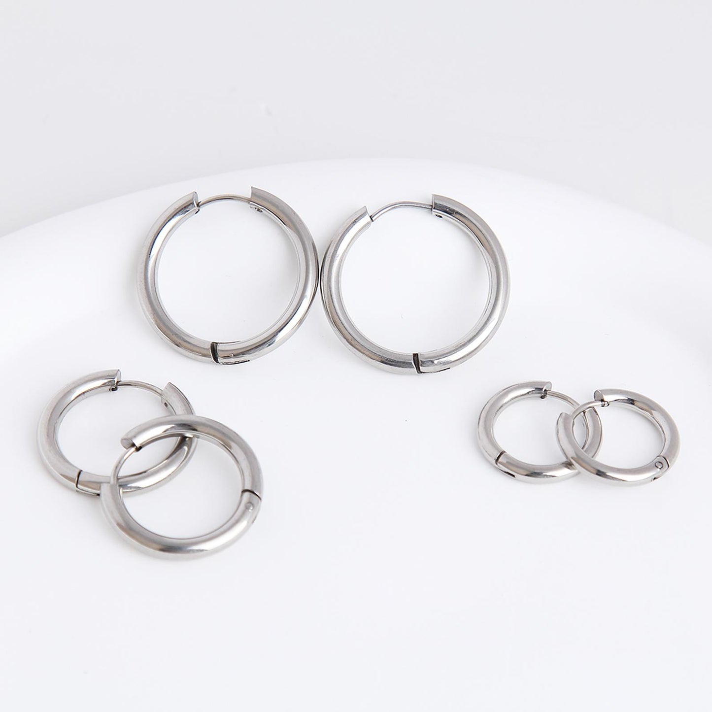 Stainless Steel Hoop Earrings – Classic Minimalist Style, Available in Three Sizes, Perfect for Helix, Cartilage, and Earlobe Piercings, Everyday Fashion Jewelry, Lightweight and Comfortable