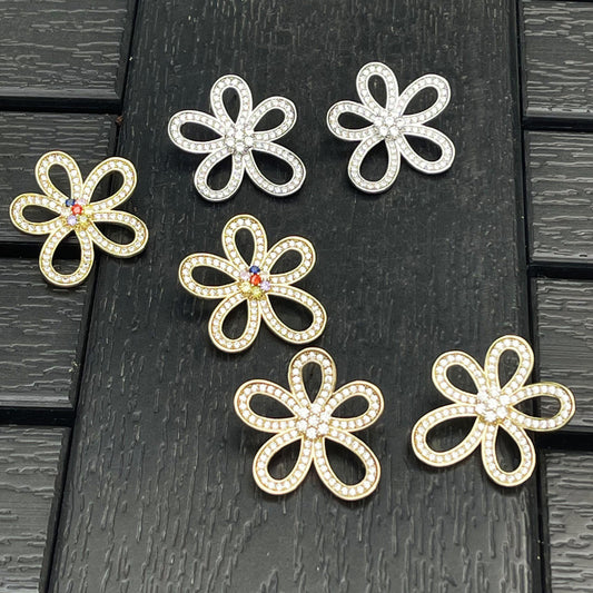 Elegant Sparkling Sunflower Stud Earrings with Zircons - Exquisite Copper Sunflower Earring for Women and Girls, Ideal Daily Accessory and Unforgettable Gift for Special Moments