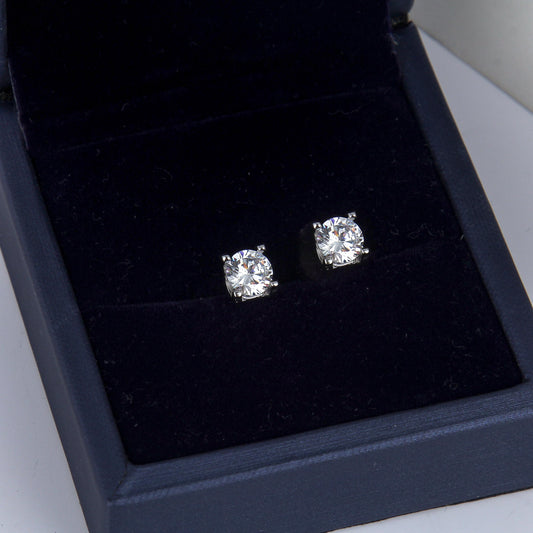 S925 Sterling Silver Earring for women-Minimalist Single Zircon Earring,Solitaire Stud, Four-Prong Set, Simple and Classic Look,Suitable for Helix, Cartilage, Earlobe , Dainty Gifts for Mom Daughter Girlfriend.