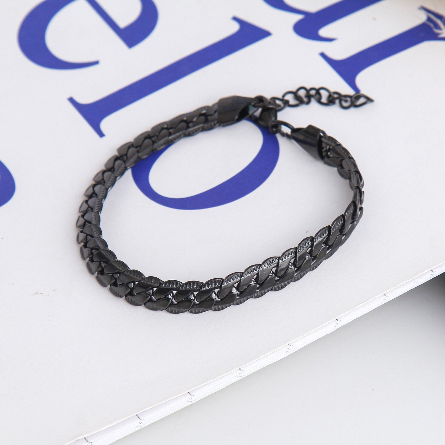 Cuban Link Chain Bracelet – Stylish Stainless Steel with Black Coating for an Industrial Edge, Durable and Unique Jewelry for Edgy, Personalized Fashion Statements and Everyday Wear