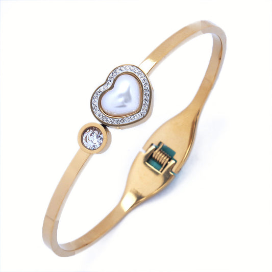B51：Titanium Stainless Steel  Heart Bangle Bracelet ,colour Not Fade, Waterproof ，Top Opening